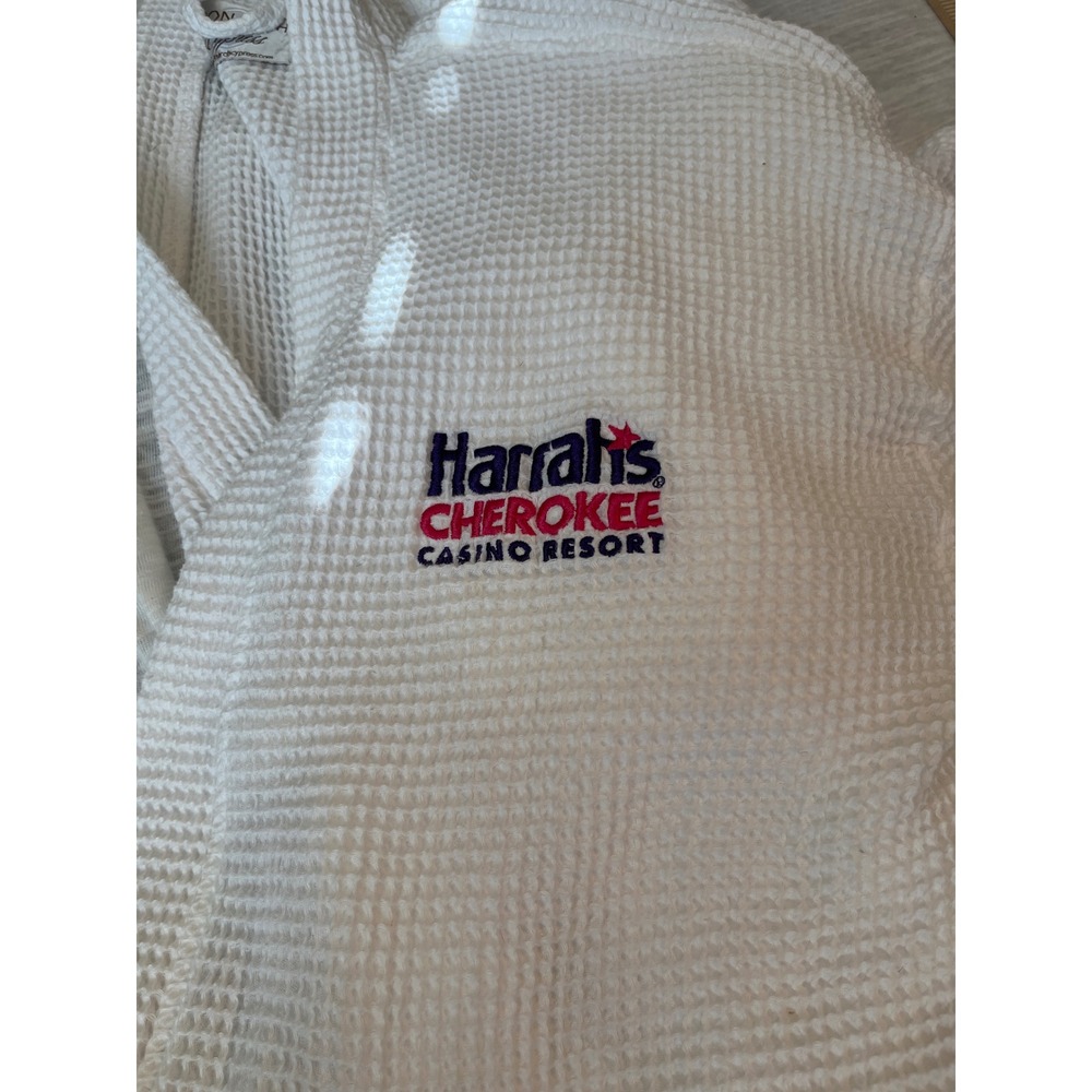 Harrahs Cherokee Casinoโ Resort Waffle Knit Robe Monarch Cypress White